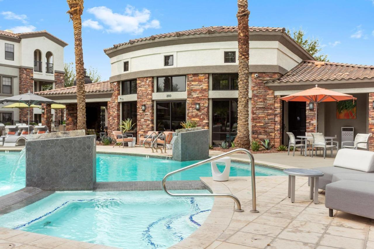 Cozysuites Glendale By The Stadium With Pool 03 Екстериор снимка